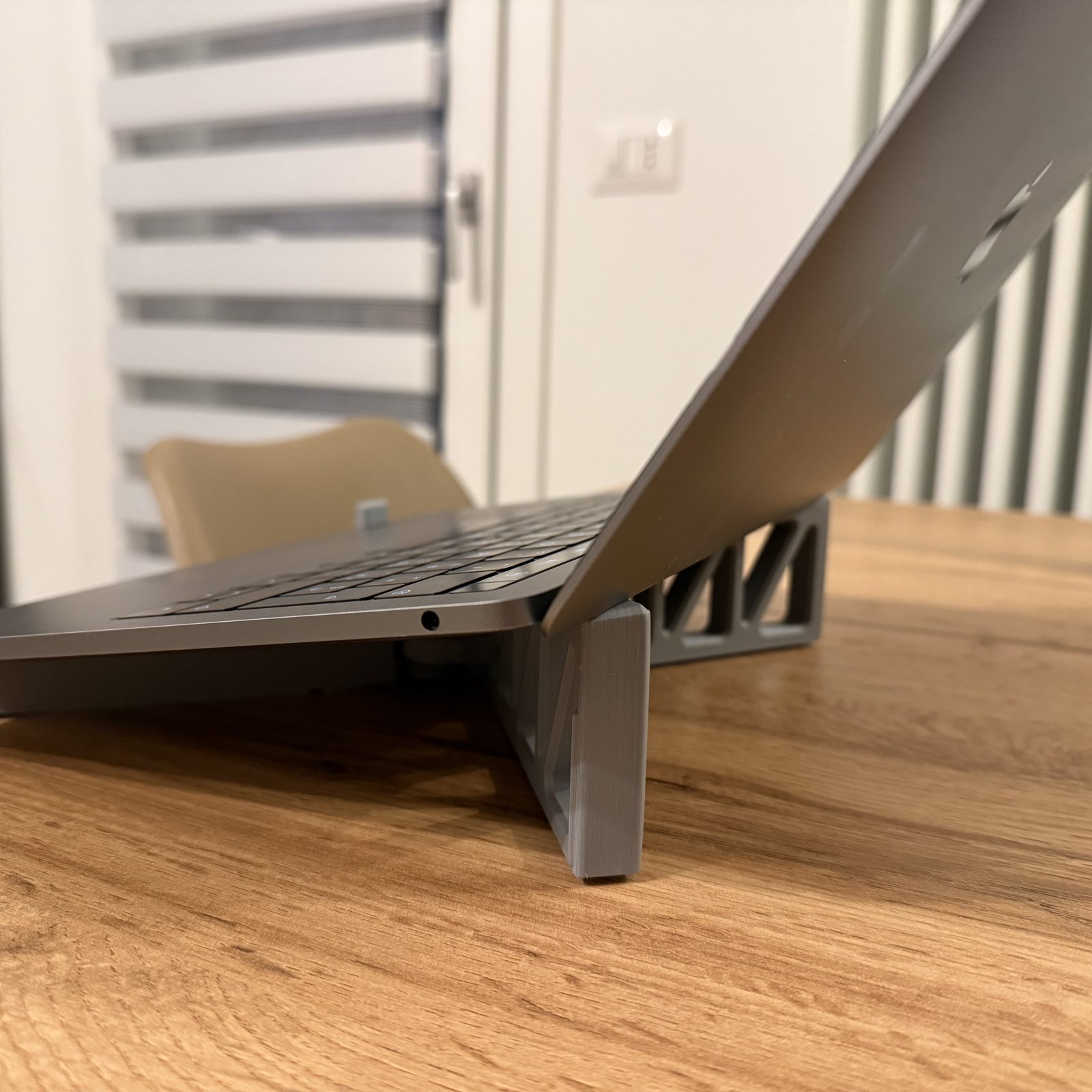 X-Slim Cebinize Sığan Minimalist Laptop Yükseltici